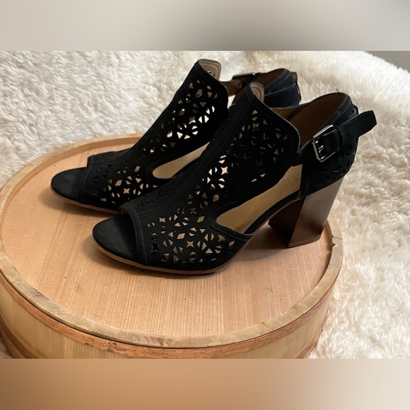 Franco Sarto Black Lace Block Heel Velvety Size 9 - Picture 6 of 9